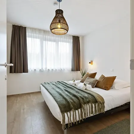 Beautiful Bel-etage In